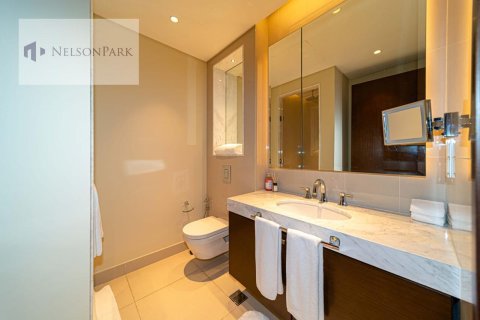 Apartment de 2 dormitorios en The Address Residence Fountain Views, UAE No. 33361 16