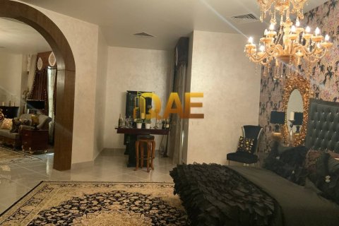 Villa de 16 chambres à Al Twar, UAE No. 3747 24