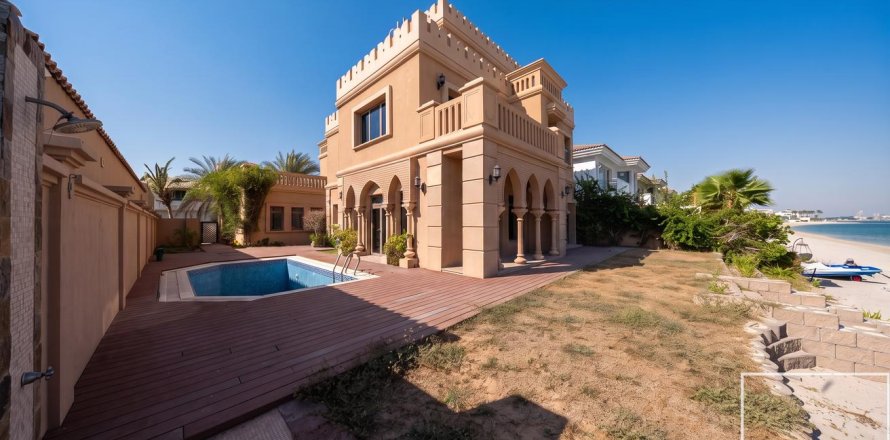 Вилла с 5 спальнями в Garden Homes, ОАЭ №206006