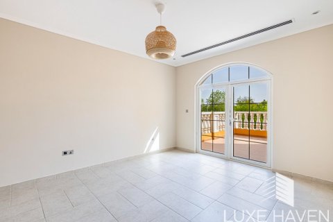 Villa de 5 dormitorios en Legacy, UAE No. 10491 4