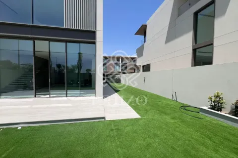 4 bedrooms Townhouse in Dubai, UAE No. 161468 3
