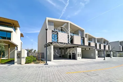 4 bedrooms Townhouse in Dubai, UAE No. 161468