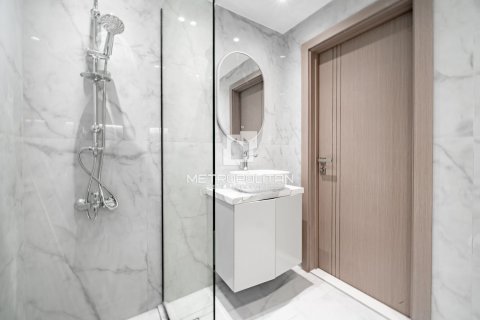 Квартира с 2 спальнями в Lake Almas West, ОАЭ №130193 19