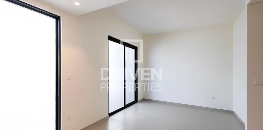 3 غرف نوم فيلا في EMAAR South, الإمارات العربية المتحدة رقم 215183