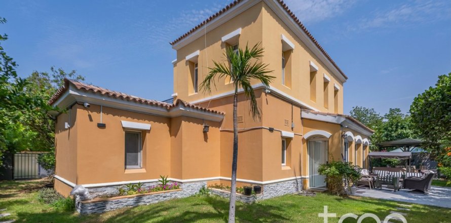Вилла с 3 спальнями в Palmera 4, ОАЭ №222689