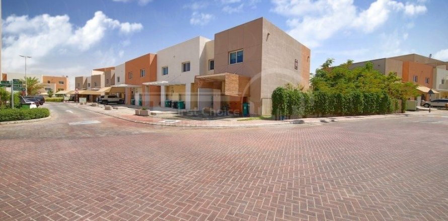 5 غرفة نوم  فيلا في أبو ظبي, الإمارات العربية المتحدة رقم 13355