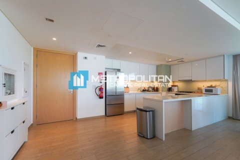 Apartment de 3 dormitorios en  Yas Island, UAE No. 119841 7