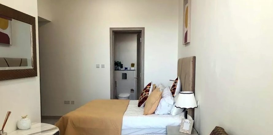 Apartment de 2 dormitorios en Mirdif, UAE No. 95917