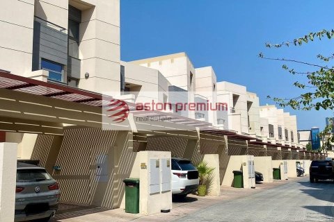 3 غرف نوم تاون هاوس في دائرة قرية جميرا, الإمارات العربية المتحدة رقم 220196 17