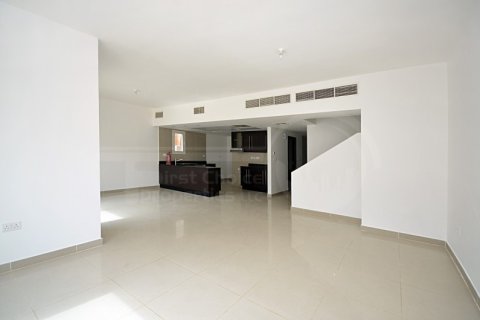 Вилла с 4 спальнями в Al Reef, ОАЭ №12734 4