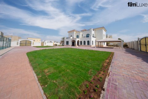 Villa de 6 dormitorios en Dubai, UAE No. 205325 29