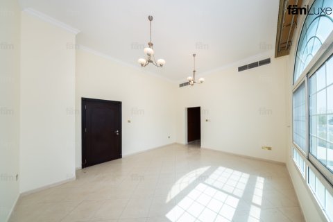 Villa de 6 dormitorios en Dubai, UAE No. 205325 24