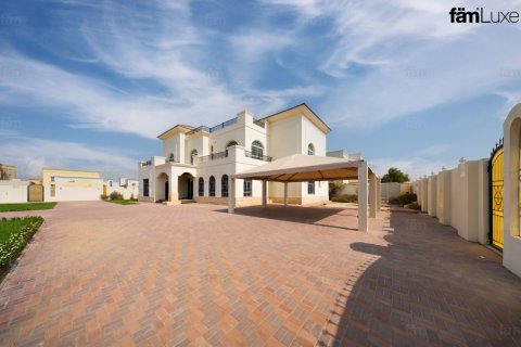 Villa de 6 dormitorios en Dubai, UAE No. 205325 31
