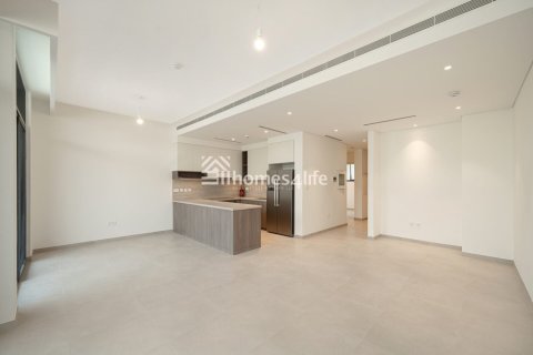 3 bedrooms Villa in Mudon, UAE No. 167709 4