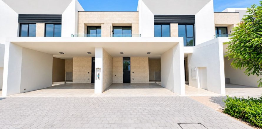 Townhouse de 3 dormitorios en Dubai, UAE No. 224393