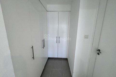 Квартира с 3 спальнями в Zahra Apartments, ОАЭ №167261 13