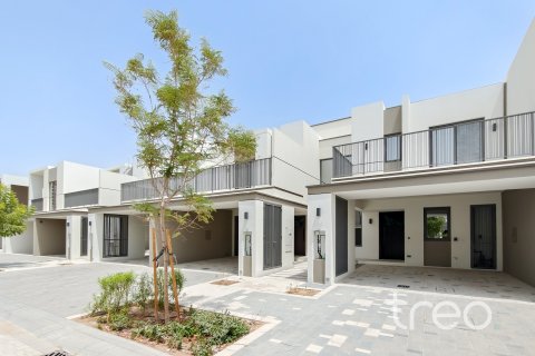 3 bedrooms Townhouse in Aura, UAE No. 220862