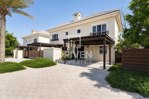 Villa de 3 dormitorios en Dubai, UAE No. 223136