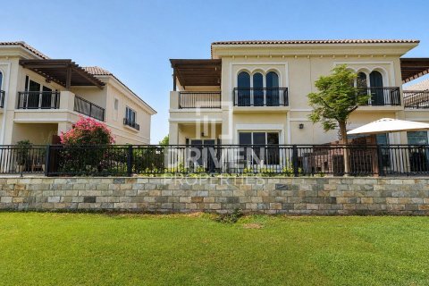 Villa de 3 dormitorios en Dubai, UAE No. 223136 25