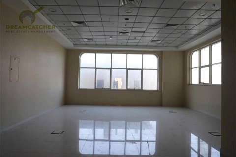 699.9m² Commercial property in Cornich Ras Al Khaima, UAE No. 34178 8
