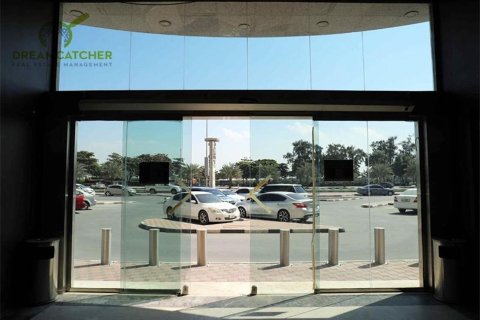 699.9m² Commercial property in Cornich Ras Al Khaima, UAE No. 34178 14