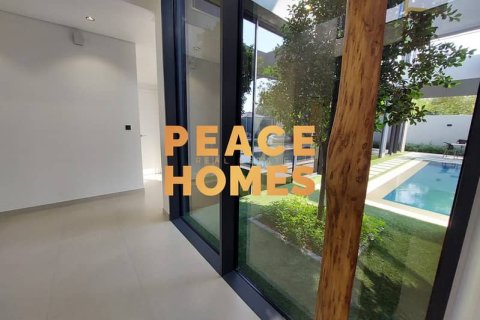 Villa de 4 dormitorios en Tilal City, UAE No. 11293 9