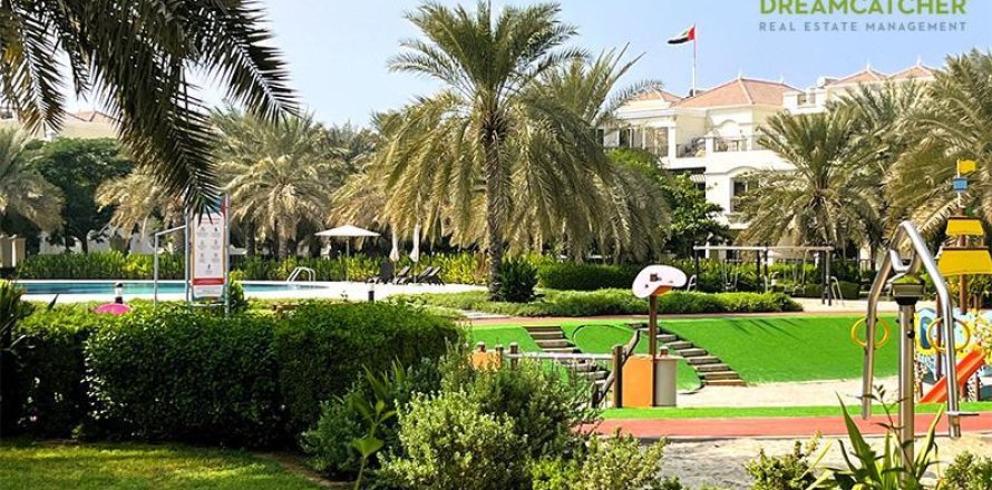 Villa de 6 dormitorios en Al Hamra Village, UAE No. 75582