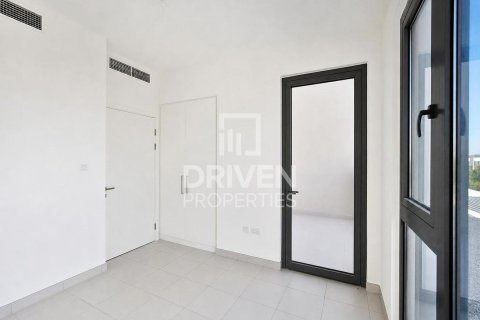 4 غرف نوم فيلا في EMAAR South, الإمارات العربية المتحدة رقم 215193 10