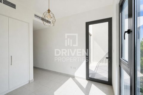 4 غرف نوم فيلا في EMAAR South, الإمارات العربية المتحدة رقم 215193 13
