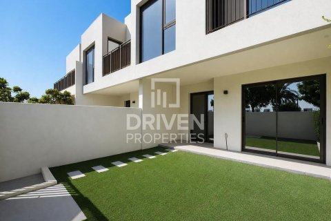 4 غرف نوم فيلا في EMAAR South, الإمارات العربية المتحدة رقم 215193 19