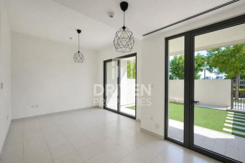 4 غرف نوم فيلا في EMAAR South, الإمارات العربية المتحدة رقم 215193 3