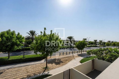 4 غرف نوم فيلا في EMAAR South, الإمارات العربية المتحدة رقم 215193 30