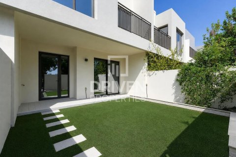 4 غرف نوم فيلا في EMAAR South, الإمارات العربية المتحدة رقم 215193 18