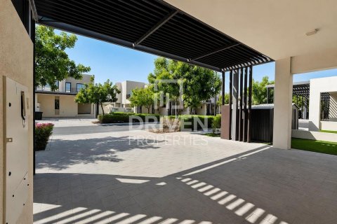 4 غرف نوم فيلا في EMAAR South, الإمارات العربية المتحدة رقم 215193 25