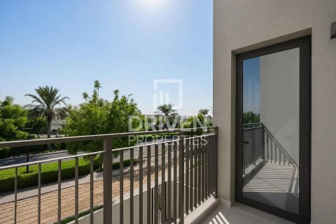 4 غرف نوم فيلا في EMAAR South, الإمارات العربية المتحدة رقم 215193 23