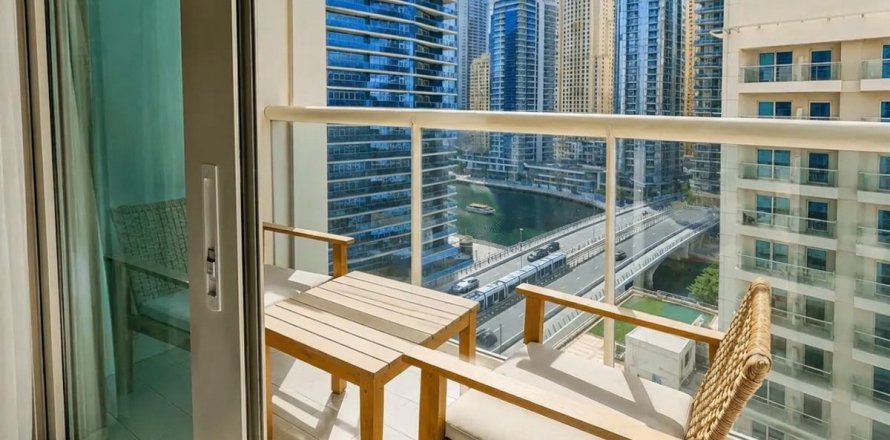 Appartement de 2 chambres à Dubai Marina, UAE No. 221939