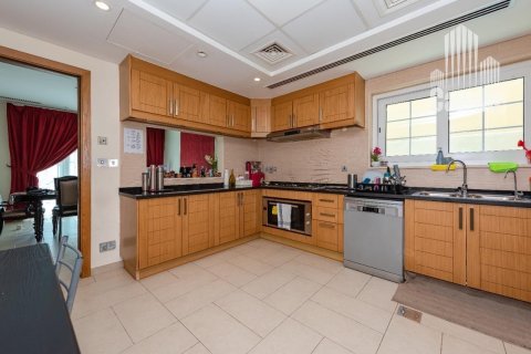 Villa de 5 chambres à Legacy, UAE No. 48032 10