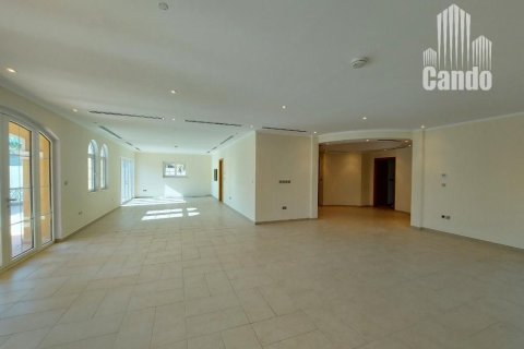 Villa de 5 chambres à Legacy, UAE No. 48032 6