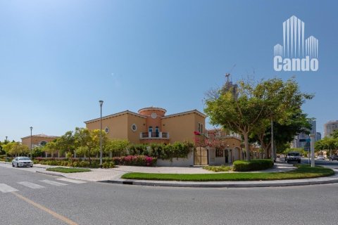 Villa de 5 chambres à Legacy, UAE No. 48032 3
