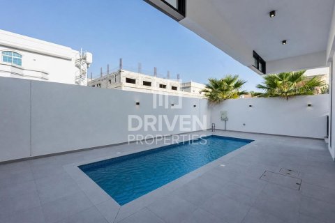 Таунхаус с 4 спальнями в Mirdif Villas, ОАЭ №217897 24