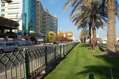 Bâtiment de 1114.8m² à Deira, UAE No. 4677 6