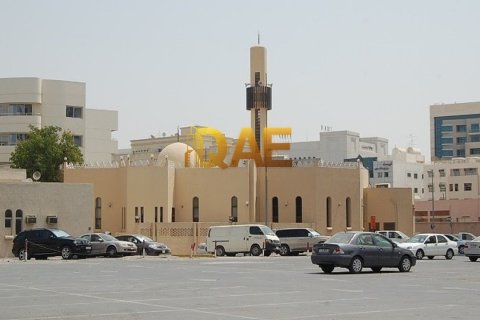 Bâtiment de 1114.8m² à Deira, UAE No. 4677 5
