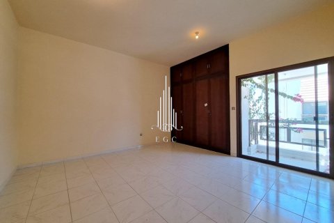 Villa de 4 dormitorios en Al Dhafrah, UAE No. 22620 4