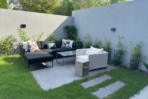 Townhouse de 3 dormitorios en Tilal City, UAE No. 215276