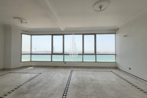 Квартира с 4 спальнями в Corniche Road, ОАЭ №24769