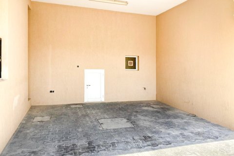 Таунхаус с 4 спальнями в Mirdif Villas, ОАЭ №218804 3