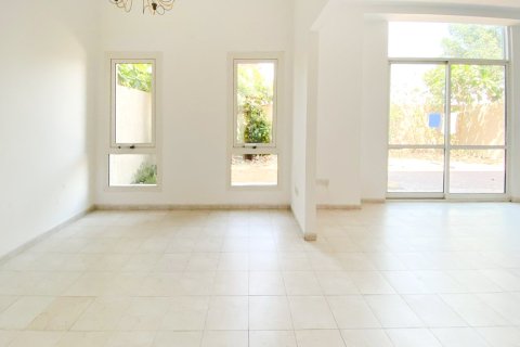 Таунхаус с 4 спальнями в Mirdif Villas, ОАЭ №218804 4