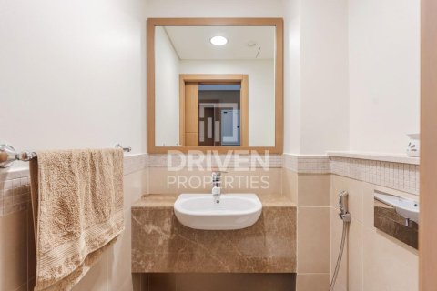 3 bedrooms Apartment in Burj Vista, UAE No. 211266 19