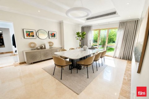 Вилла с 4 спальнями в Jumeirah Islands, ОАЭ №158673 15