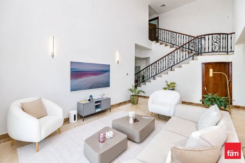 Вилла с 4 спальнями в Jumeirah Islands, ОАЭ №158673 18